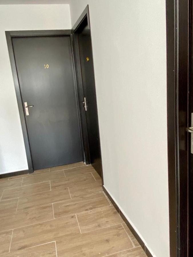 Casa Nord Hotel Бузау Екстериор снимка